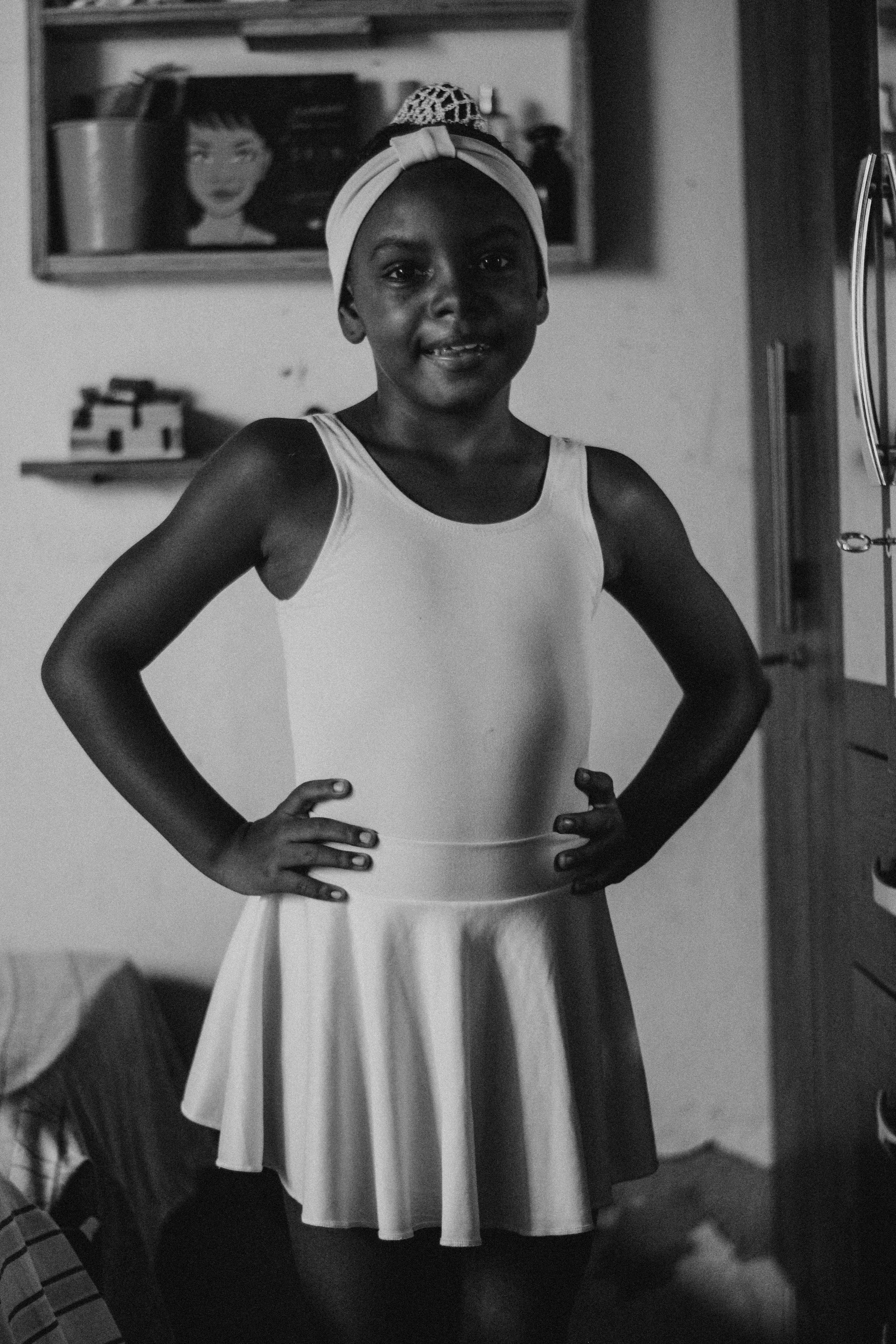 视频封面：日常生活与合作氛围图